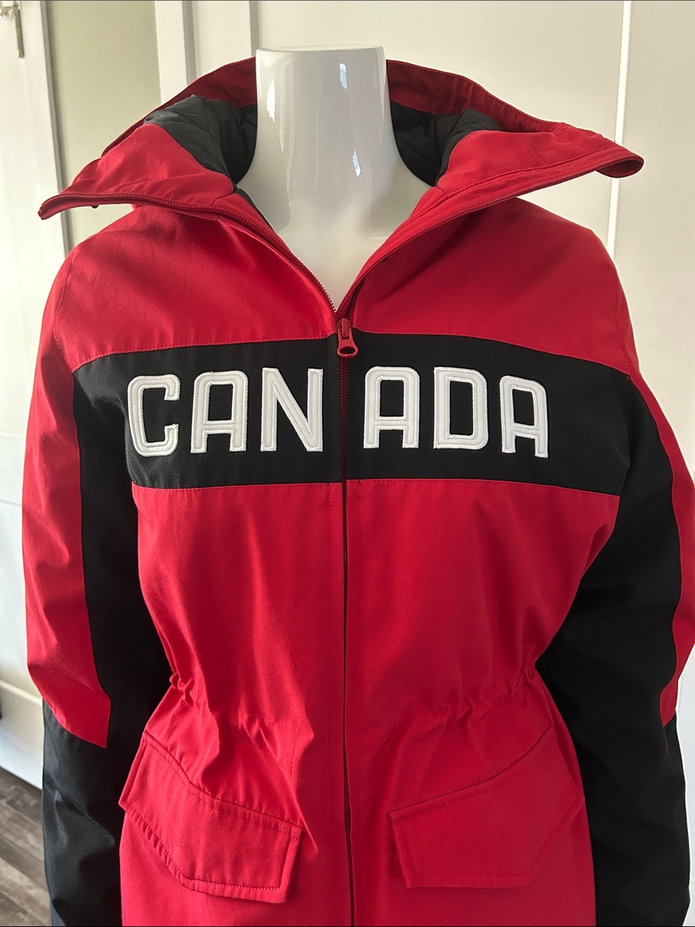Official Team Canada PyeongChang 2018 Olympic Parka Sz Medium - Picture 6 of 16